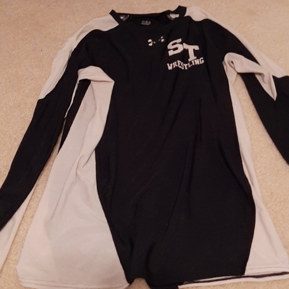 Under Armour Other - Under armor undershirt
